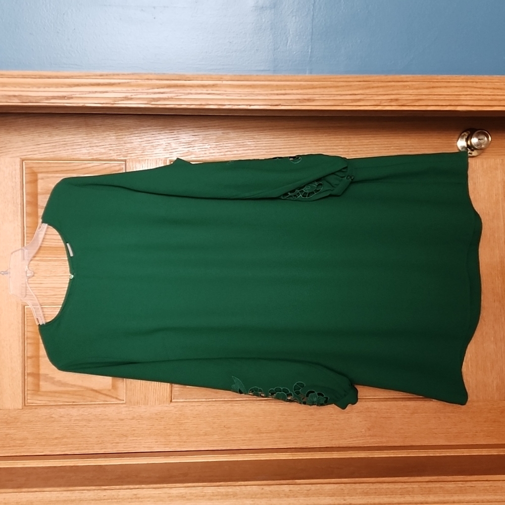 NWT H&M green dress with lace like details sz 14
